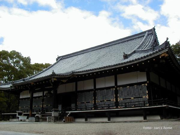 �����i����j