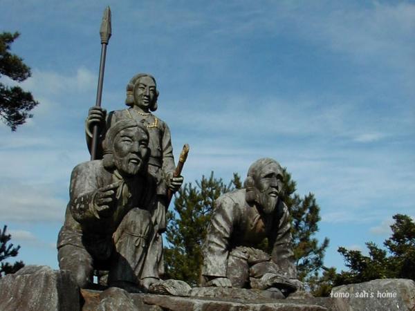 �������u